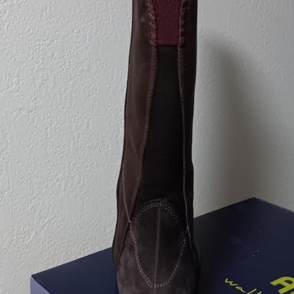 Just Reduced!!! NWT Womens AHNU Brown Leather Boots SZ 6.5 - Picture 5 of 5